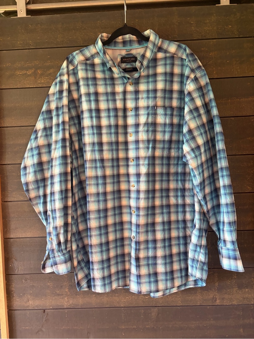 Ariat Blue and White Plaid Casual Button-Down Shirt.